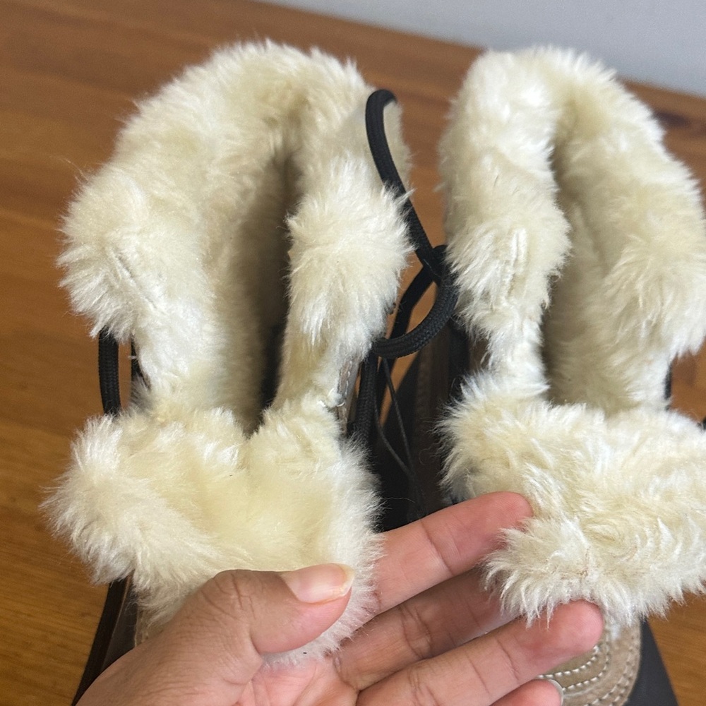 Sorel Women's Tan and Black Ankle Boots - Picture 11 of 16